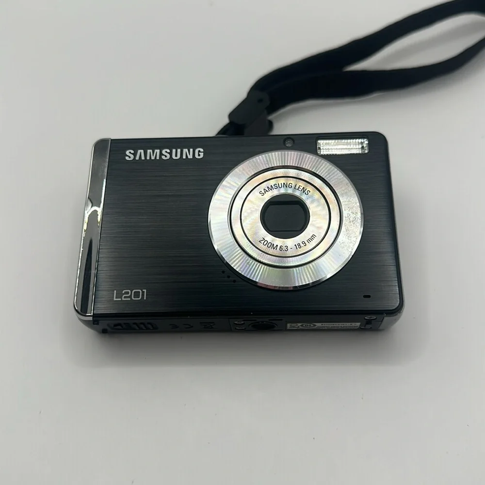 Samsung L201 digital camera